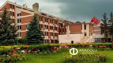 Anadolu Üniversitesi 2024 YKS'de Rekor Başarı Elde Etti